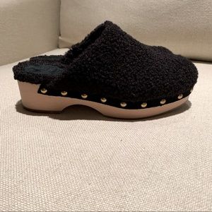 🎁 NWB J.Crew Sherpa Lined Clogs 5 1/2